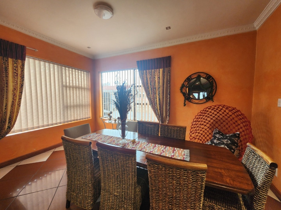 3 Bedroom Property for Sale in Levallia Western Cape